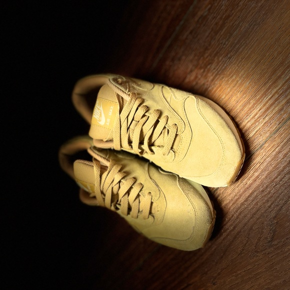 Nike Air Max One Premium (Wheat) - Picture 2 of 7